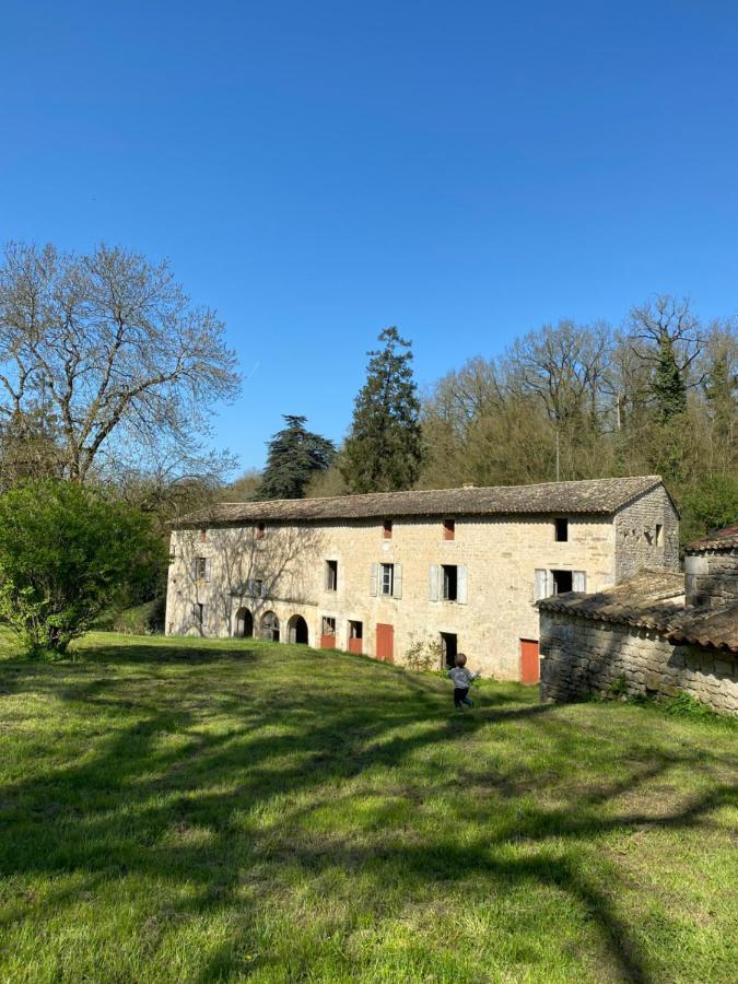 Chateau Des Loups - Les Cypres Echire Kültér fotó