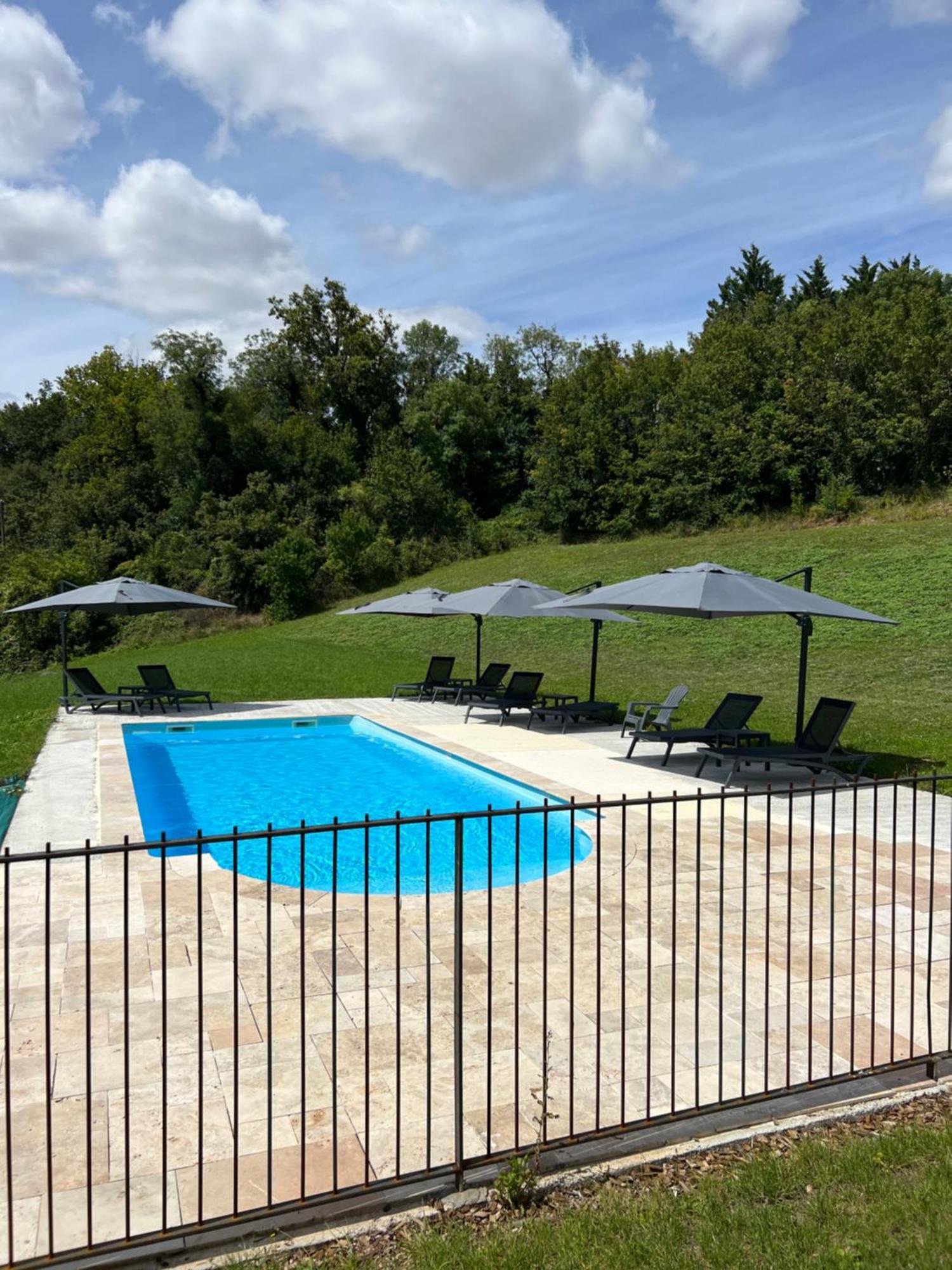 Chateau Des Loups - Les Cypres Echire Kültér fotó