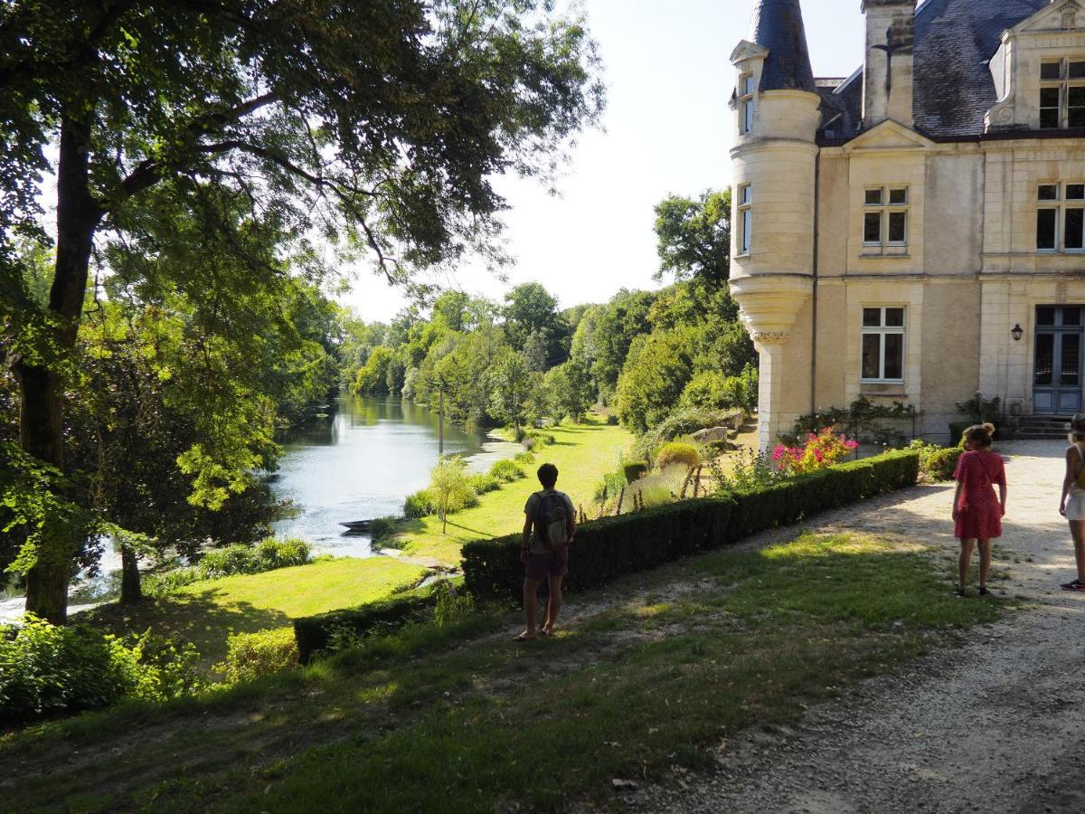 Chateau Des Loups - Les Cypres Echire Kültér fotó